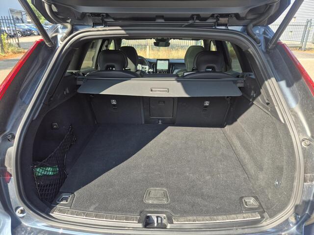 Volvo XC60 T6 Plug-in AWD Plus Black Edition FACELIFT/Trekhaak/Panodak/Head-Up/360Cam etc.