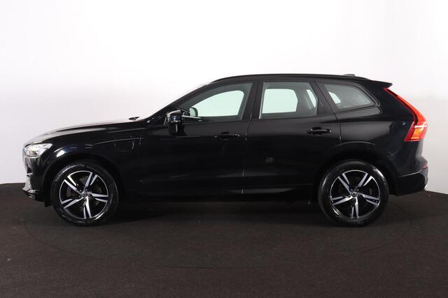 Volvo XC60 Recharge T8 AWD R-Design - Panorama/schuifdak - IntelliSafe Assist & Surround - 360º Camera - Harman/Kardon audio - Adaptieve LED koplampen - Verwarmde voorstoelen - Parkeersensoren voor & achter - Elektr. bedienb. bestuurdersstoel met geheugen - Inklapba