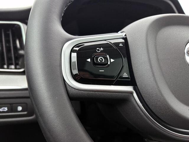 Volvo XC60 2.0 T6 AWD Plus Dark | Panorama dak | Trekhaak | Blis |