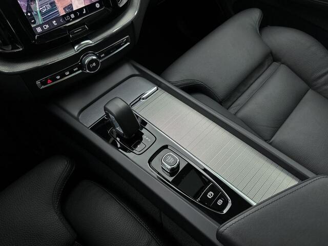 Volvo XC60 2.0 T6 AWD Ultimate Dark | Panorama dak | Trekhaak |