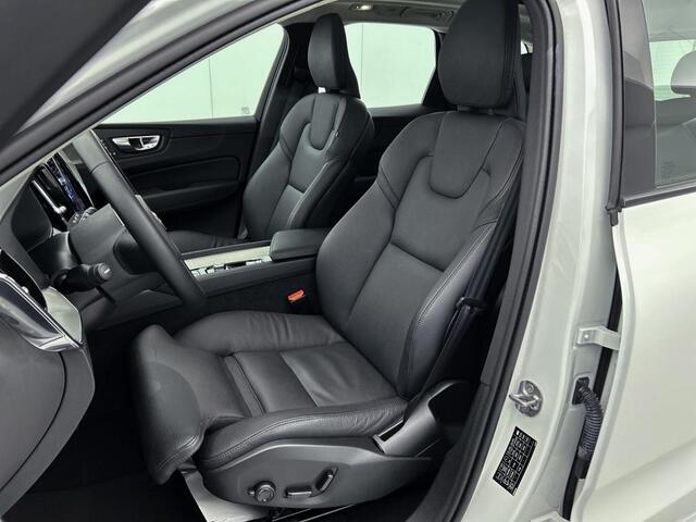 Volvo XC60 2.0 T6 AWD Ultimate Dark | Panorama dak | Trekhaak |