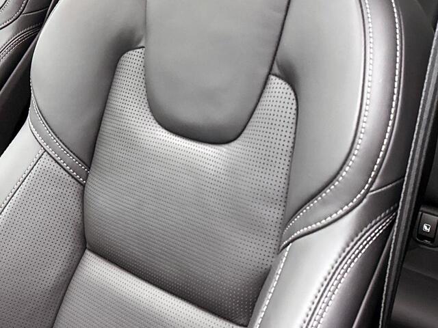 Volvo XC60 2.0 T6 AWD Ultra Dark | Panorama dak |
