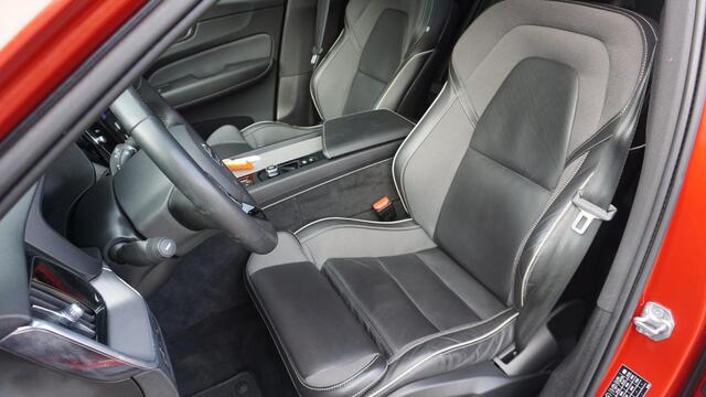 Volvo XC60 2.0 348pk T6 Plug-in hybrid AWD Inscription Pano Led Cruise Leder elek Trekhaak *82362km* 21 inch LM Fusion red *NL auto*