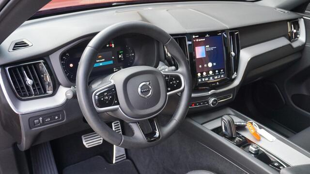 Volvo XC60 2.0 348pk T6 Plug-in hybrid AWD Inscription Pano Led Cruise Leder elek Trekhaak *82362km* 21 inch LM Fusion red *NL auto*