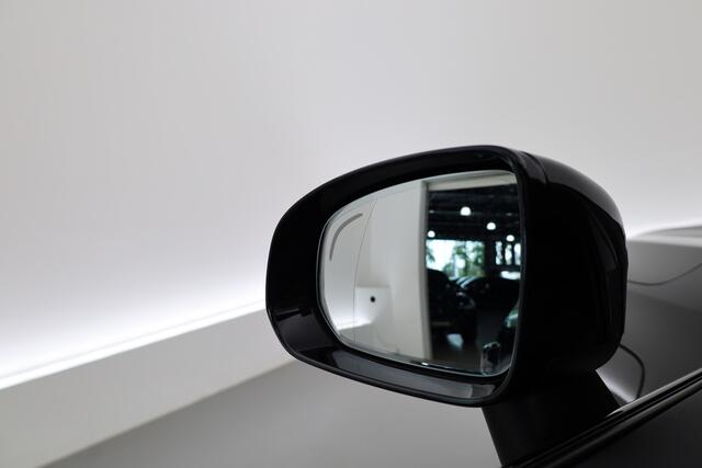 Volvo XC60 2.0 T6 Plug-in hybrid AWD Ultimate Black Edition | Rijklaar!! | Pano | Adapt. Cruise | Memory | Stoel- Stuurverw. | 360cam | Keyless