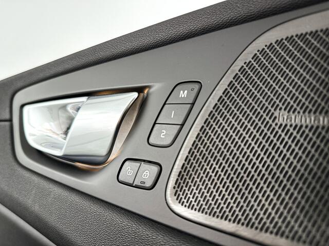 Volvo XC60 T6 Plug-in hybrid AWD Ultra Bright | SOH 98% | Panoramadak | 360° camera | Luchtvering | Harman Kardon | Stoel- en Stuurverwarming | Trekhaak