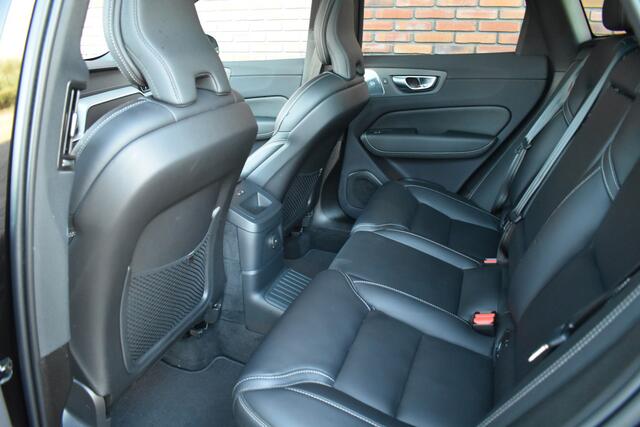 Volvo XC60 T6 350PK Plug-in hybrid AWD Ultra Black Edition | Bowers & WIlkens | Massagestoelen | Stoelventilatie | Luchtvering |