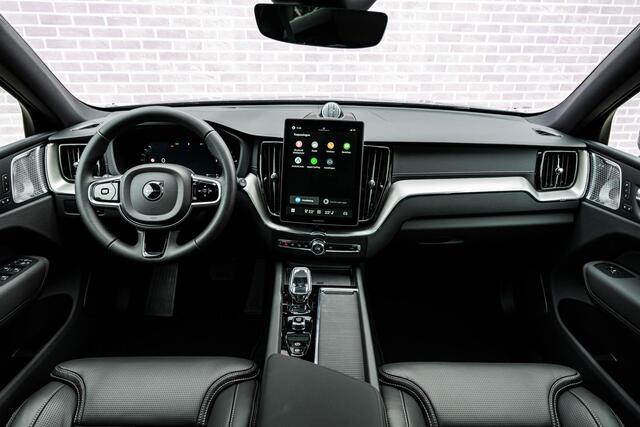 Volvo XC60 T8 Plug-in hybrid AWD Ultra Dark Exec. Ed. | Google | Long Range | Panoramadak | Bowers & Wilkins Audio | Massagefunctie | Keyless | Luchtvering | Stoelverwarming & Ventilatie | Head-Up Display | Getint Glas | Elek. Achterklep | Stuurverwarming | Memory | LED Koplampen | 22" LM