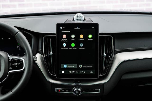 Volvo XC60 T8 Plug-in hybrid AWD Ultra Dark Exec. Ed. | Google | Long Range | Panoramadak | Bowers & Wilkins Audio | Massagefunctie | Keyless | Luchtvering | Stoelverwarming & Ventilatie | Head-Up Display | Getint Glas | Elek. Achterklep | Stuurverwarming | Memory | LED Koplampen | 22" LM