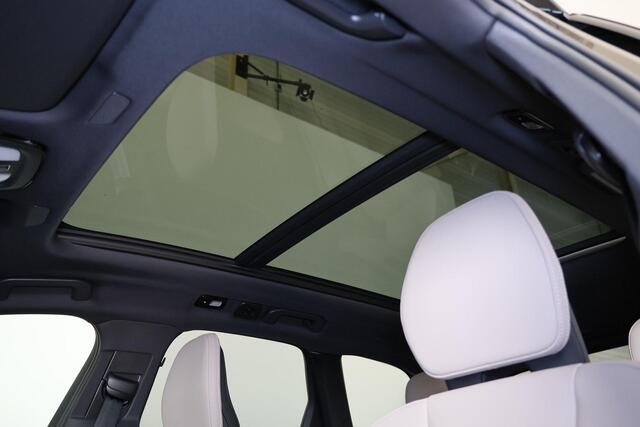 Volvo XC60 T6 Recharge AWD Plus Dark - Panorama/schuifdak - IntelliSafe Assist & Surround - 360º Camera - Harman/Kardon audio - Verwarmde voorstoelen, stuur & achterbank - Parkeersensoren voor & achter - Elektr. bedienb. voorstoelen met geheugen - Head up display - Draadloze tel. lader - 21' LMV