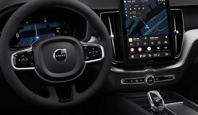 Volvo XC60 T6 Plug-in hybrid AWD Ultra Black Edition | Trekhaak elektr. | Alarm | Getint glas