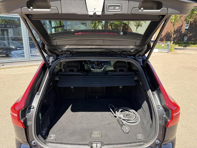 Volvo XC60 2.0 T6 Plug-in hybrid AWD Plus Black Edition DEALER ONDERHOUDE | EL. STOELEN MET GEHEUGEN | HARMAN KARDON | | STOEL VERWARMING VOOR EN ACHTER| PANORAMA DAK | 360 GRADEN CAMERA | ELEK. STOELEN MET GEHEUGEN | HARMAN/KARDON AUDIO