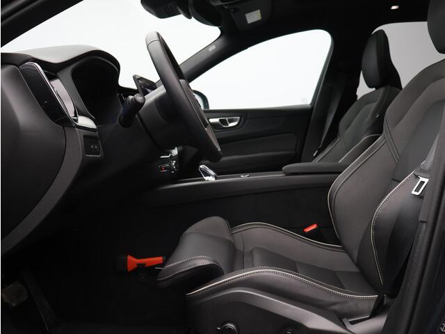 Volvo XC60 T6 AWD Plug-in hybrid Ultra Black Edition / Trekhaak / Luchtvering / Privacy glass / Harman Kardon / 360 camera / Stoel+stuur+achterbankverwarming