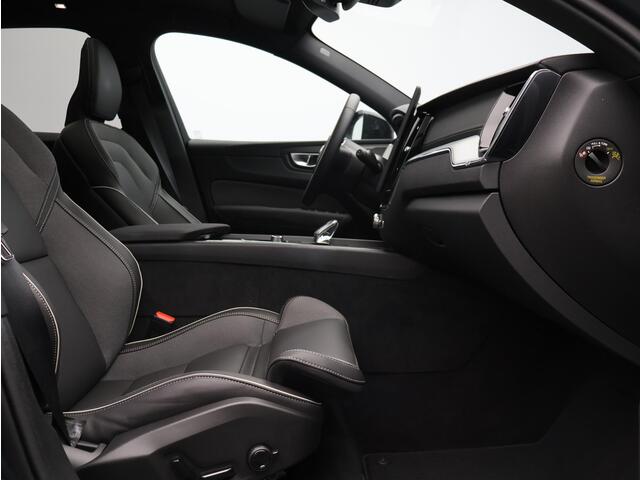 Volvo XC60 T6 AWD Plug-in hybrid Ultra Black Edition / Trekhaak / Luchtvering / Privacy glass / Harman Kardon / 360 camera / Stoel+stuur+achterbankverwarming