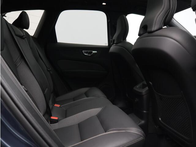Volvo XC60 T6 AWD Plug-in hybrid Ultra Black Edition / Trekhaak / Luchtvering / Privacy glass / Harman Kardon / 360 camera / Stoel+stuur+achterbankverwarming