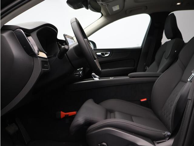 Volvo XC60 2.0 T6 Plug-in hybrid AWD Ultra Dark / Trekhaak / Luchtvering / Panorama dak / 360 camera / Head-up display / Stuur- Stoelverwarming / Memory seats / Lichte hemel / Harman Kardon / 20'' /