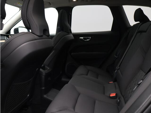 Volvo XC60 2.0 T6 Plug-in hybrid AWD Ultra Dark / Trekhaak / Luchtvering / Panorama dak / 360 camera / Head-up display / Stuur- Stoelverwarming / Memory seats / Lichte hemel / Harman Kardon / 20'' /