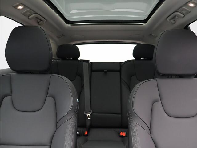 Volvo XC60 2.0 T6 Plug-in hybrid AWD Ultra Dark / Trekhaak / Luchtvering / Panorama dak / 360 camera / Head-up display / Stuur- Stoelverwarming / Memory seats / Lichte hemel / Harman Kardon / 20'' /