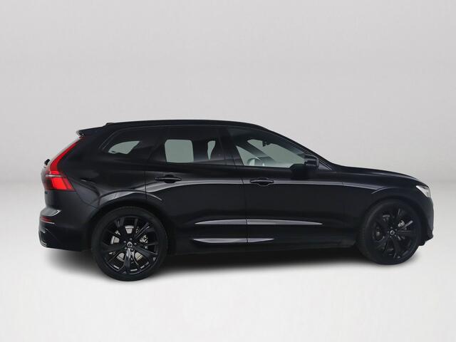 Volvo XC60 T6 Plug-in hybrid AWD Ultra Black Edition | SOH 100% | Panoramadak | 360° camera | Luchtvering | Head-up display | Luchtvering | Stoel- en stuurverwarming | Trekhaak