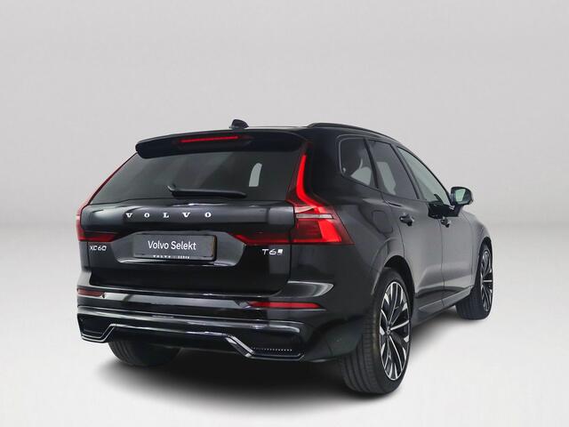 Volvo XC60 T6 Plug-in hybrid AWD Ultra Dark | Panoramadak | 360° camera | Head-up display | Luchtvering | Harman Kardon | Stoel- en stuurverwarming | Trekhaak