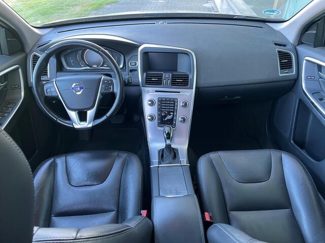 Volvo XC60 2.0 T5 FWD Polar+ Automaat | Rijklaar incl garantie | Panoramadak Camera Standkachel DAB