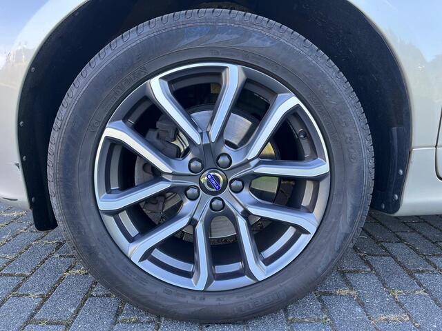 Volvo XC60 2.0 T5 FWD Polar+ Automaat | Rijklaar incl garantie | Panoramadak Camera Standkachel DAB