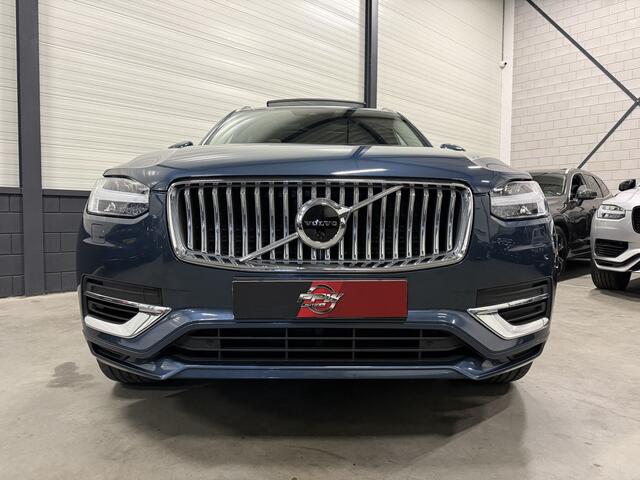 Volvo XC90 T8 Recharge AWD Inscription 7P. PANO/LUCHTVERING/TREKHAAK/H&K/360CAMERA/ACC/PILOT-ASSIST/LEER-SPORT/MEMORY/KEYLESS/CARPLAY/STANDKACHEL/PRIVACY/NET GROTE OH BEURT GEHAD!!