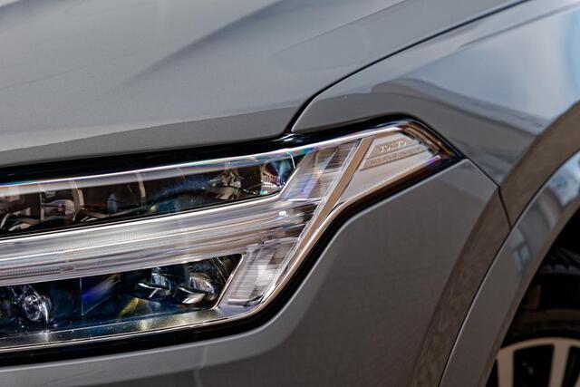 Volvo XC90 2.0 T8 Recharge AWD Plus Dark Luchtvering, Panoramadak, H/K Geluidsinstallatie. Vapour Grey