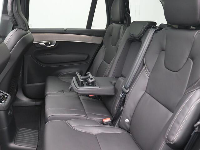 Volvo XC90 2.0 T8 Plug-in hybrid AWD Ultra Dark 455PK AUT. Pano-Schuifdak, Harman-Kardon Audio, Head-Up Display, Stoelverwarming/koeling/massage, Alarm, Adaptieve Cruise, Side Assist, Navi, Four-C Chassis, Trekhaak, 22" LM Velgen