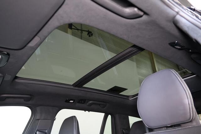 Volvo XC90 T8 Recharge AWD Ultimate Bright - LONG RANGE - Panorama/schuifdak - IntelliSafe Assist & Surround - 360º Camera - Bowers & Wilkins audio - Adaptieve LED koplampen - Verwarmde voorstoelen, stuur & achterbank - Parkeersensoren voor & achter - Elektr. bedien