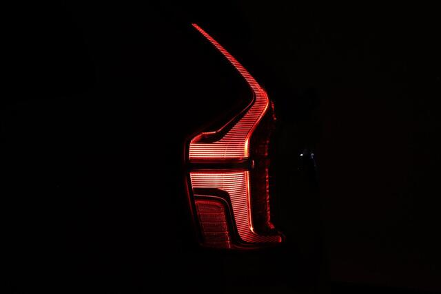Volvo XC90 T8 RECHARGE AWD ULTIMATE DARK *FULL OPTIONS!* -LONG RANGE|PANO.DAK|B&W-AUDIO|LUCHTVERING|360°CAM|TREKHAAK|HEAD-UP DISP.