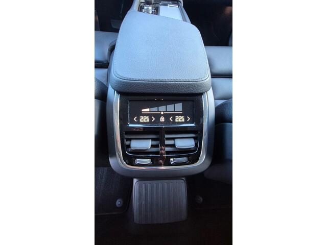 Volvo XC90 2.0 T8 Recharge AWD 7 Zits - Blis - Adaptive Cruisecontrole - Leder - Stoelverwarming - Stuurverwarming - Trekhaak