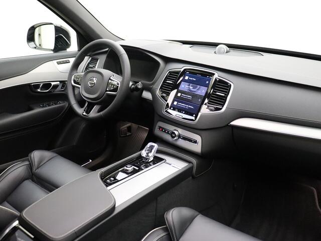 Volvo XC90 T8 455pk AWD Ultra Dark / Luchtvering / Bowers & Wilkins audio / 22 inch velgen / HUD / Contourstoelen / Gelamineerde zijruiten / Elektrisch inklapbare trekhaak /