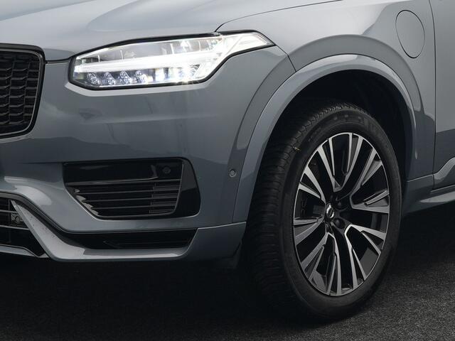 Volvo XC90 T8 Recharge AWD Plus Dark 456pk Plug In Hybrid Long Range PHEV | Panodak | Adaptive Cruise | Luxe Lederen Sportstoelen Memory & Ventilatie | 360 Camera | Harman Kardon | Google Maps | Keyless |