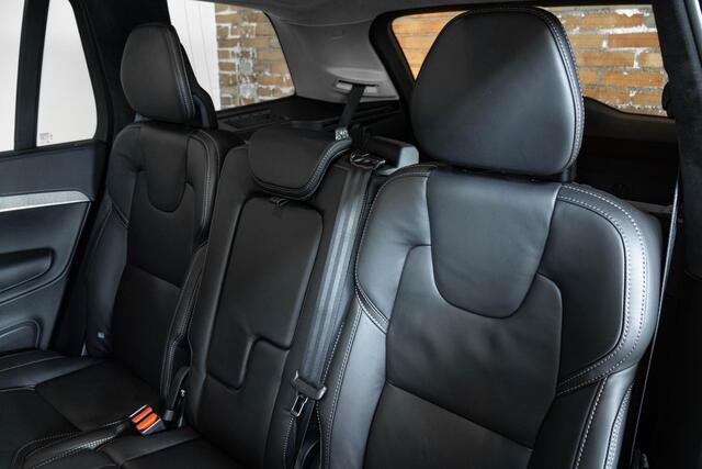 Volvo XC90 2.0 T8 Plug-in hybrid AWD Ultra Dark | Nappa lederen bekleding | Bowers & Wilkins premium audio | 22" Lichtmetalen velgen | 360° parkeercamera | Stoelverwarming | Parkeersensoren voor + achter | Luchtvering | Wegklapbare trekhaak | Massage functie in voor