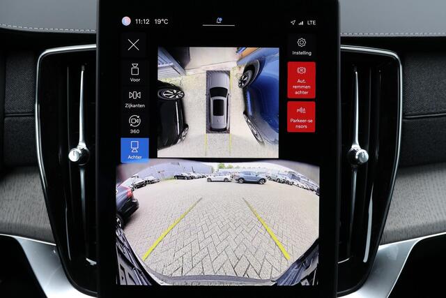 Volvo XC90 T8 Recharge AWD Plus Dark - LONG RANGE - Luchtvering - IntelliSafe Assist & Surround - 360º Camera - Bowers & Wilkins audio - Verwarmde voorstoelen, stuur & achterbank - Parkeersensoren voor & achter - Elektr. bedienb. voorstoelen met geheugen - Head up d