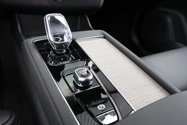 Volvo XC90 T8 Recharge AWD Plus Dark - LONG RANGE - Luchtvering - IntelliSafe Assist & Surround - 360º Camera - Bowers & Wilkins audio - Verwarmde voorstoelen, stuur & achterbank - Parkeersensoren voor & achter - Elektr. bedienb. voorstoelen met geheugen - Head up d