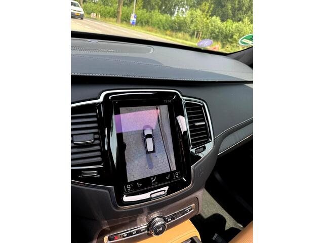 Volvo XC90 2.0 T8 Long Range AWD 335kW/455pk Aut8 Recharge Inscription 7P LUCHTVERING + PANORAMADAK + HARMAN/KARDON + STOELVERWARMING-&VENTILATIE + PILOT ASSIST + ADAPT.CRUISE + 360 CAMERA + LANE ASSIST + NAVI + BLIS + EL.TREKHAAK + PARKSENSOREN + 21" LM-VELGEN!!