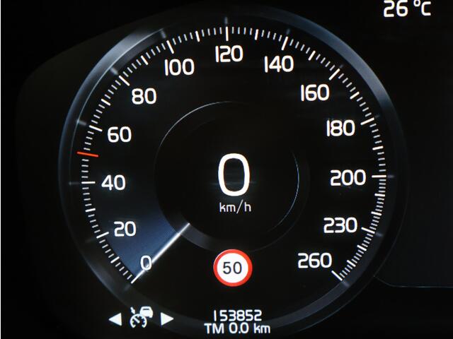 Volvo XC90 T8 AWD Twin Engine R-Design / Trekhaak / B&W Audio / Luchtvering / Head up displ. / Panoramadak / Elektrische Stoelen /