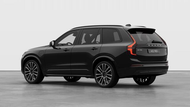 Volvo XC90 T8 Plug-in hybrid AWD Ultra Dark | Bowers & Wilkins | Luchtvering | Massage/ventilatie voorstoelen | Head-up Display | Panoramadak | 22" LM velgen