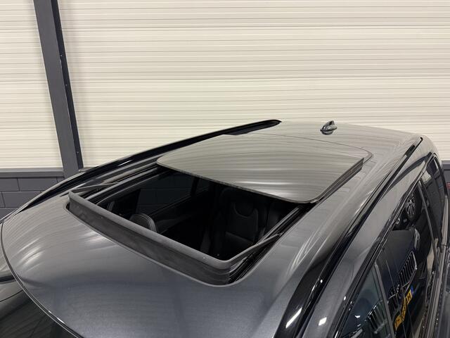 Volvo XC90 T8 Twin Engine AWD R-Design PANO/LUCHTVERING/TREKHAAK/H&K/MASSAGE+VENTILATIE/360CAMERA/20"/PILOT-ASSIST/ACC/KEYLESS/PRIVACY/SAVILE-GREY/VOLLEDIG VOLVO DEALER ONDERHOUD