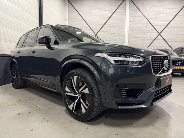 Volvo XC90 T8 Twin Engine AWD R-Design PANO/LUCHTVERING/TREKHAAK/H&K/MASSAGE+VENTILATIE/360CAMERA/20"/PILOT-ASSIST/ACC/KEYLESS/PRIVACY/SAVILE-GREY/VOLLEDIG VOLVO DEALER ONDERHOUD
