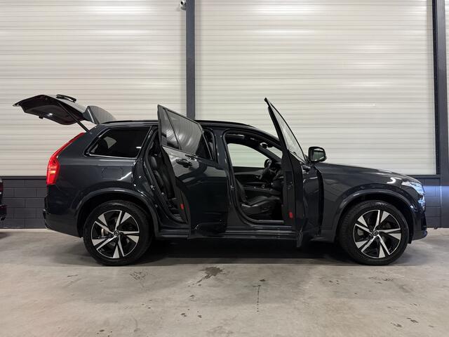 Volvo XC90 T8 Twin Engine AWD R-Design PANO/LUCHTVERING/TREKHAAK/H&K/MASSAGE+VENTILATIE/360CAMERA/20"/PILOT-ASSIST/ACC/KEYLESS/PRIVACY/SAVILE-GREY/VOLLEDIG VOLVO DEALER ONDERHOUD