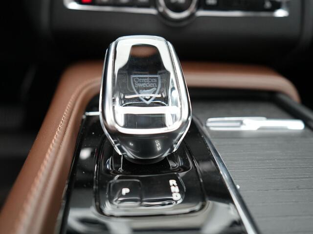 Volvo XC90 T8 Twin Engine AWD Inscription Plug In Hybrid Dealer O.H PHEV | Panodak | Adaptive Cruise | Head Up | Luxe Lederen Sportstoelen Massage & Ventilatie | 21"L.M | Harman Kardon | BLIS | Apple Carplay | Pilot Assist |