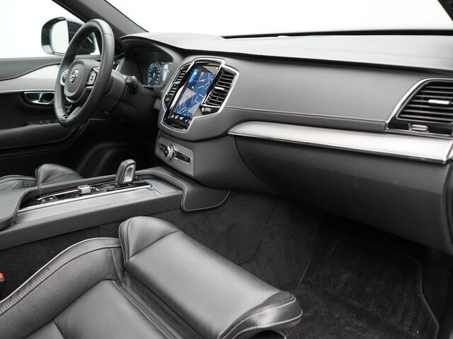 Volvo XC90 T8 Recharge AWD R-Design Plug In Hybrid LONG RANGE 7 Persoons PHEV | Panodak | Adaptive Cruise | Lederen Sportstoelen Memory | 360 Camera | Harman Kardon | BLIS | Keyless |
