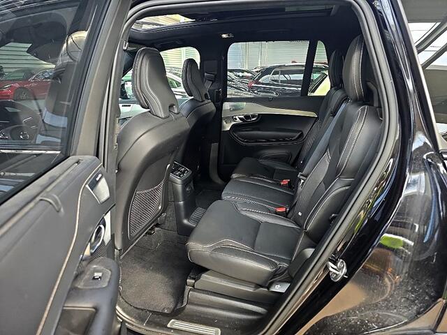Volvo XC90 2.0 T8 Long Range AWD 335kW/455pk Aut8 Recharge R-Design 7P LUCHTVERING + BOWERS&WILKINS + EL. TREKHAAK + PANORAMADAK + LEDER + HEAD-UP + STOEL-&STUURVERWARMING + LEDEREN DASHBOARD + 360 CAMERA + ACHTERBANKVERWARMING + PARKSENSOREN + 22" LM-VELGEN!!