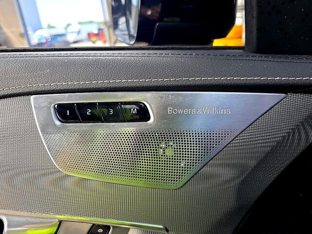 Volvo XC90 2.0 T8 Long Range AWD 335kW/455pk Aut8 Recharge R-Design 7P LUCHTVERING + BOWERS&WILKINS + EL. TREKHAAK + PANORAMADAK + LEDER + HEAD-UP + STOEL-&STUURVERWARMING + LEDEREN DASHBOARD + 360 CAMERA + ACHTERBANKVERWARMING + PARKSENSOREN + 22" LM-VELGEN!!