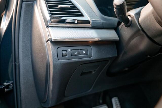 Volvo XC90 2.0 T8 Recharge AWD R-Design Full Option. Longe Range, HUD, Luchtvering, TH, Stoelventilatie, 360 Camera, Panoramadak, Leren bekleding, enz