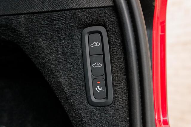 Volvo XC90 2.0 T8 Recharge AWD R-Design Full Option. Longe Range, HUD, Luchtvering, TH, Stoelventilatie, 360 Camera, Panoramadak, Leren bekleding, enz