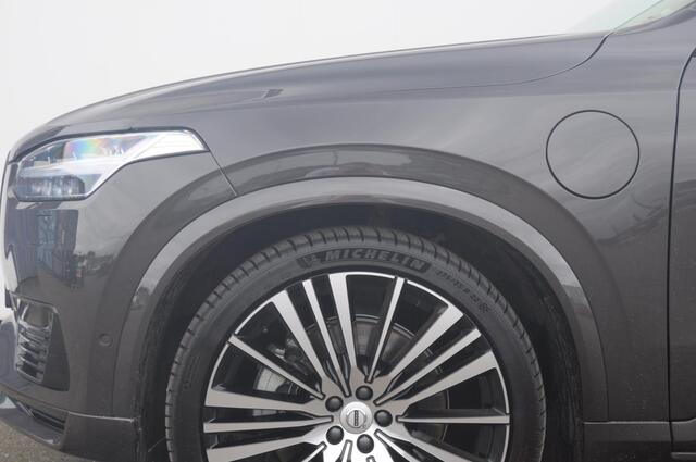 Volvo XC90 T8 455PK Automaat Plug-in hybrid AWD Ultra Dark Luchtvering / Bowers & Wilkins audio / Trekhaak / Massage / Stoelverwarming en ventilatie / Elektrisch bedienbare voorstoelen met geheugen / Trekhaak / Panoramadak / Head-up Display /